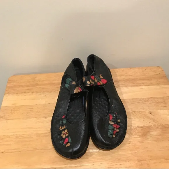 FLORAL PATTERN LEATHER MARY JANE (8) - Picture 6 of 10